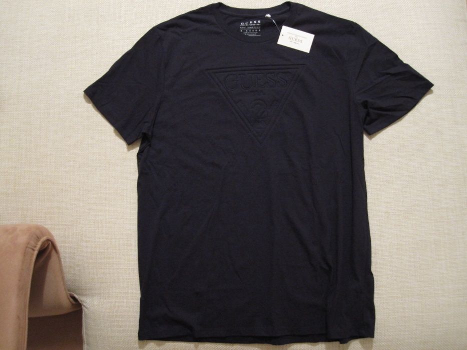 Оригинална черна тениска GUESS от USA