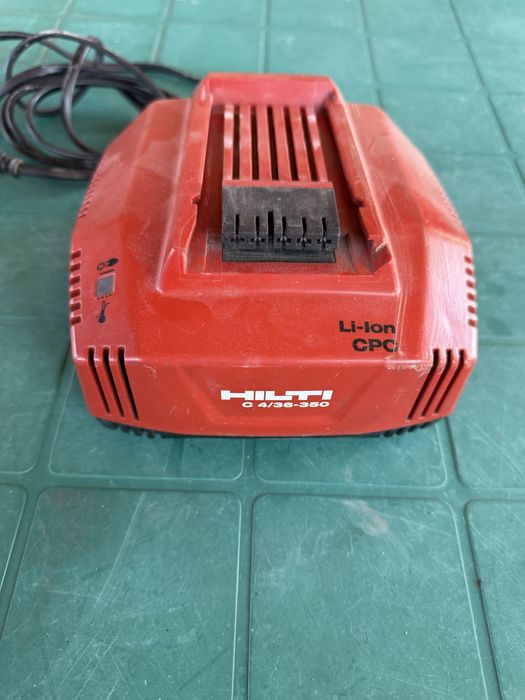 Hilti C4/36-350 Зарядно