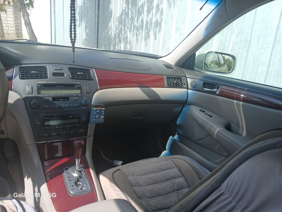 Автомашина лексус es300
