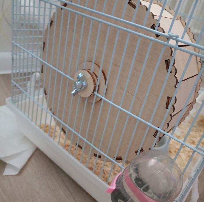 Продаю колесо с клеткой