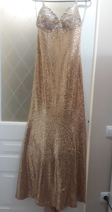 Платье из золотых пайеток