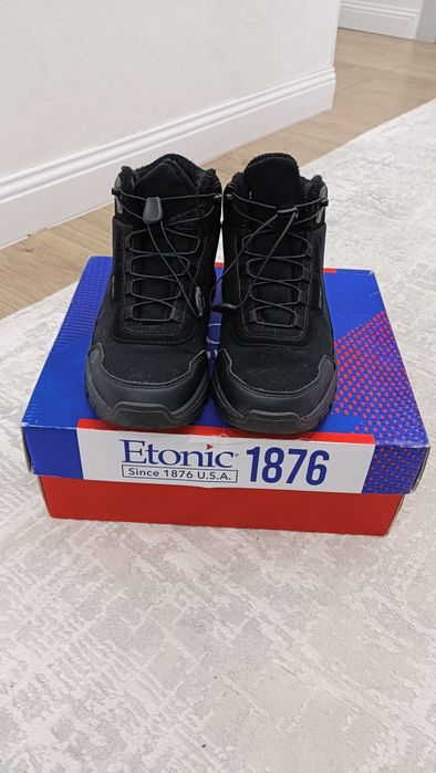 Кроссовки Etonik. Зимние.