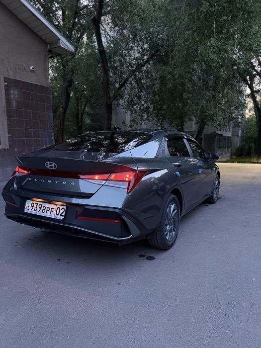 Hyundai Elantra 2025
