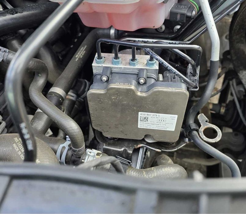 Ремонт на ABS DTC C123EF0 С123ЕFО C123EFO - Audi: A4, A5, A6, A7, A8, Q5, Q7, Q8 Фолксваген: Туарег Hydraulic Brake Servo Limit Reached EEPROM Toureg
