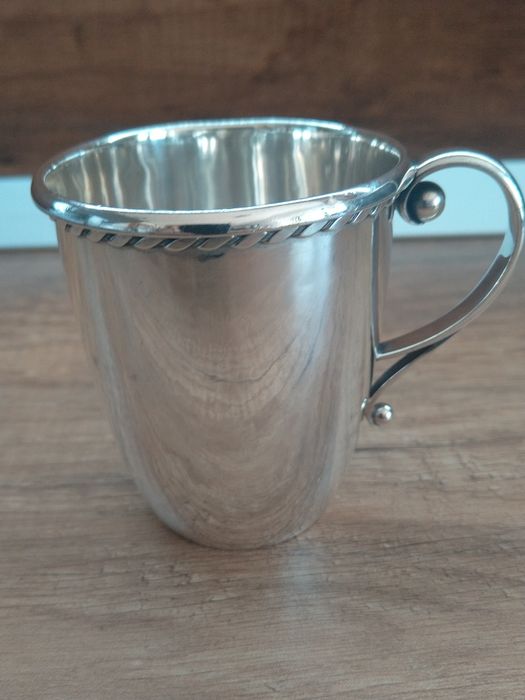 Продавам антикварна Данска сребърна чаша GEORG JENSEN 1923 г.