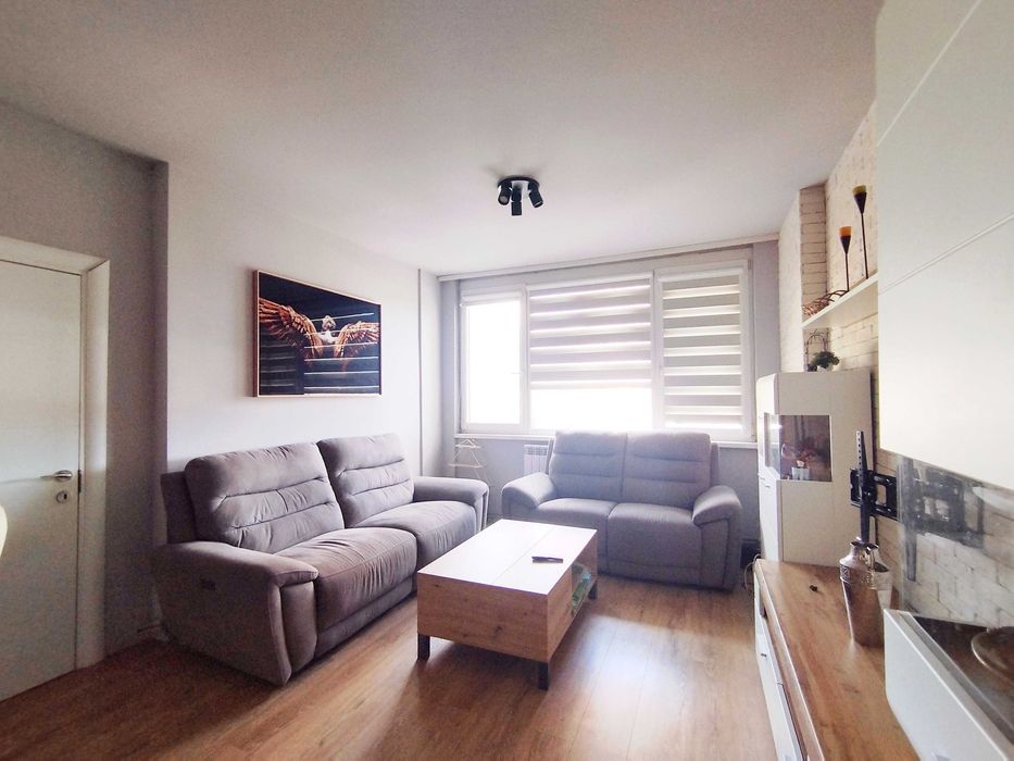 Дава се под наем Четиристаен апартамент в Перник, Изток - 110 кв.м за 611.49 € - Снимка #3