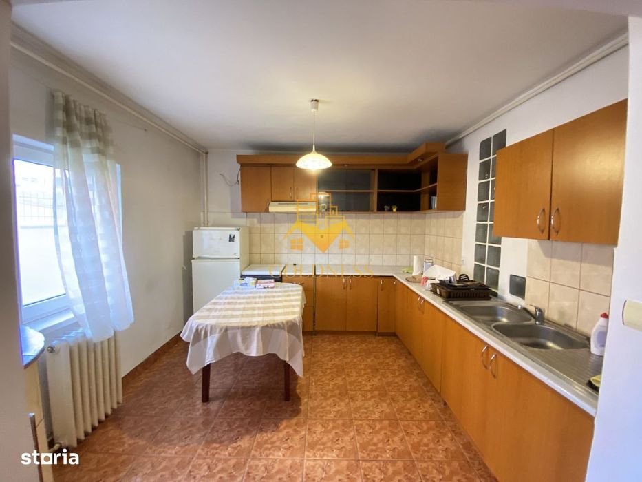Apartament 3 camere Manastur, zona linistina, apropiat de Olimpia