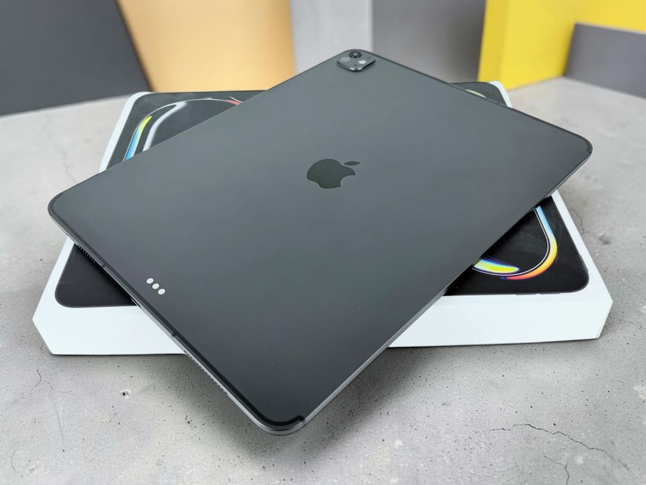 Таблет Apple iPad Pro 13" 8th Gen M5 Wi-Fi + Cellular 512GB Black 60 ЗАРЯДА! Гаранция!