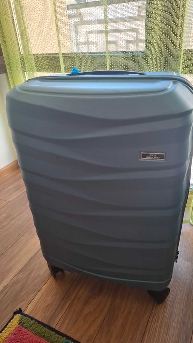 Куфар среден размер