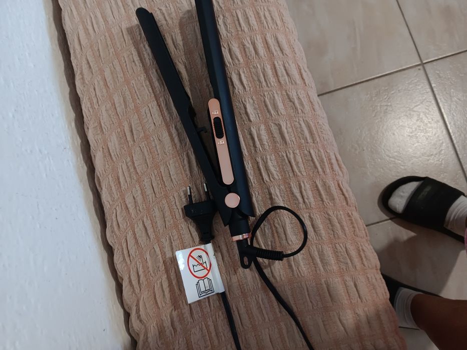 Placa de întins parul Elle