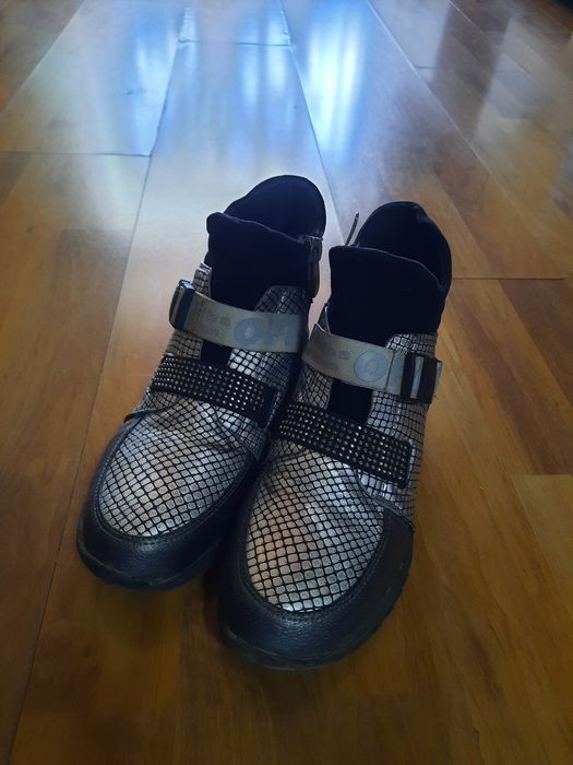 Продам Детские ботинки