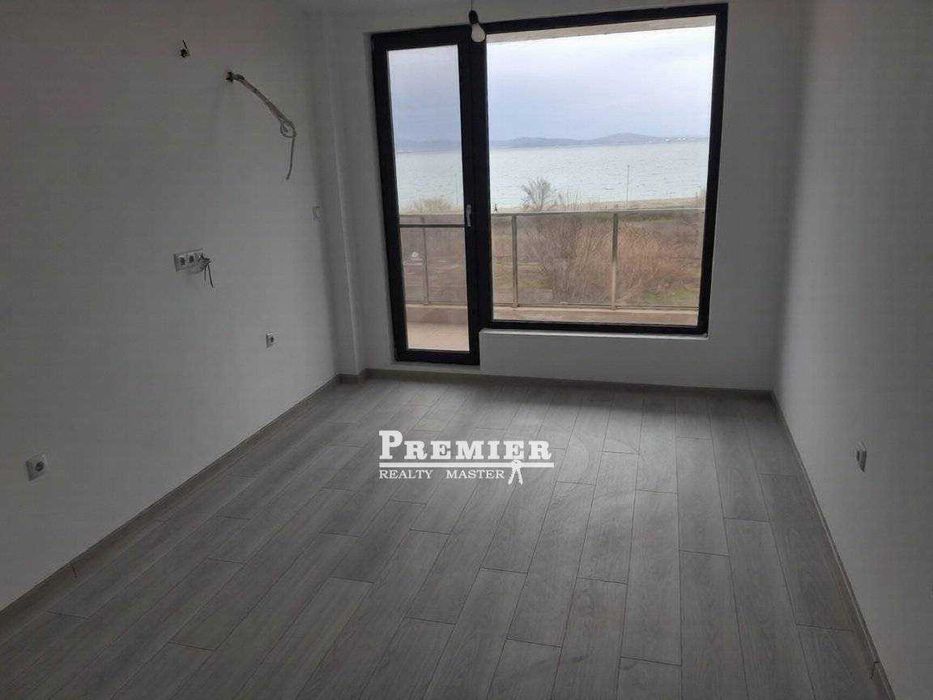 Продава се Двустаен апартамент в Поморие - 62 кв.м за 971 €/кв.м - Снимка #3