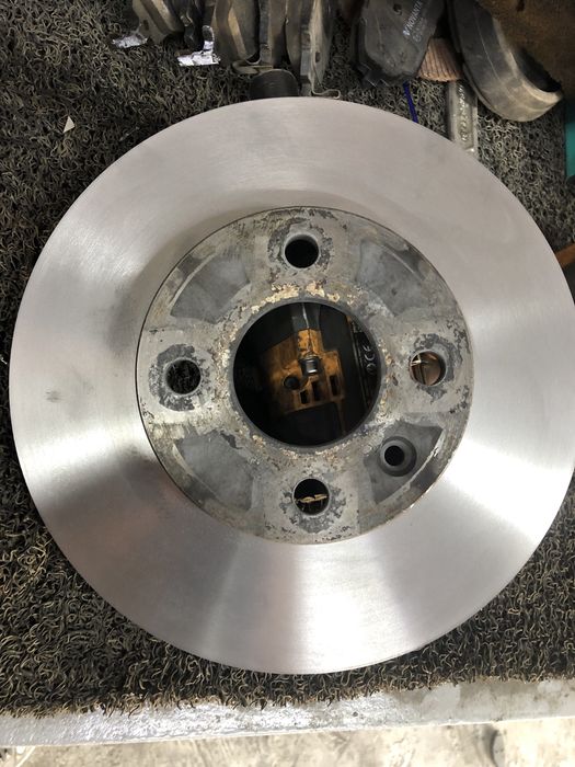 Проточка установка тормозных (опорных) дисков