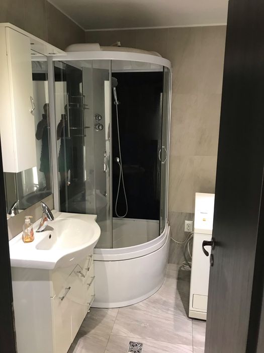 Inchiriez apartament