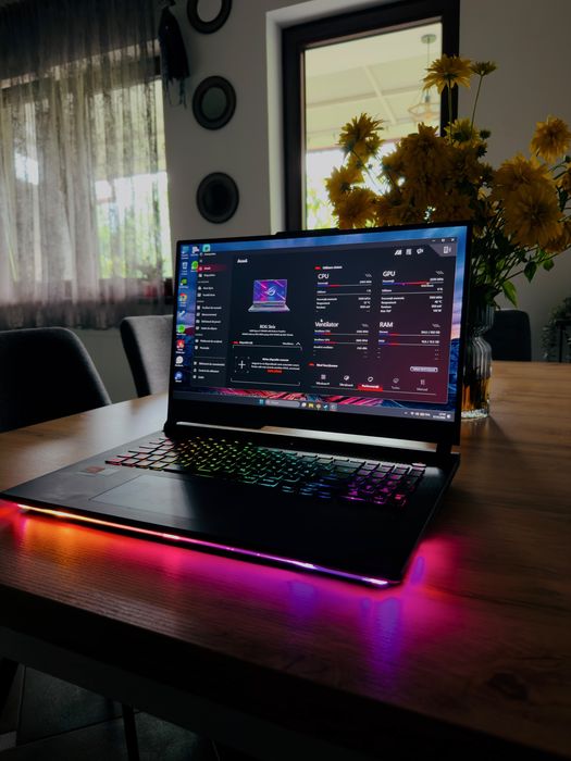 ASUS ROG G17 Gaming Laptop – Ryzen 9 7940HX / RTX 4060 / Amd Radeon Graphics /32GB DDR5 / 1TB SSD / 2560x1440 QHD 240Hz + CADOU Tastatură & Mouse