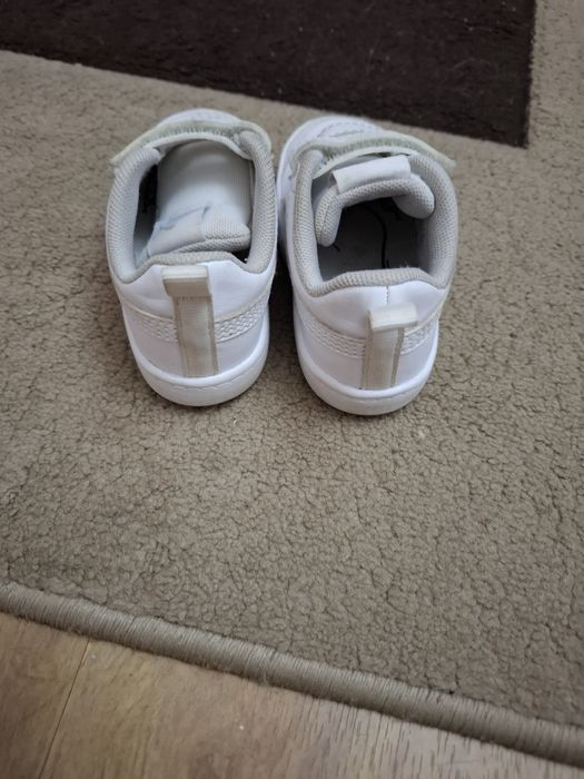 Adidasi  Puma  mărimea 20