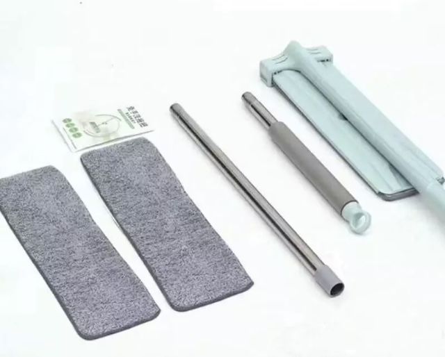 Продам швабры в комплекте 2 насадки.