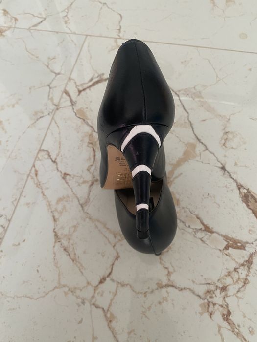 Дамски обувки на ток от естествена кожа