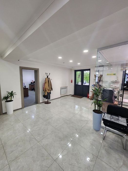 Сдаётся коммерческое помещение под офис в Юнусабадском районе массив Ц