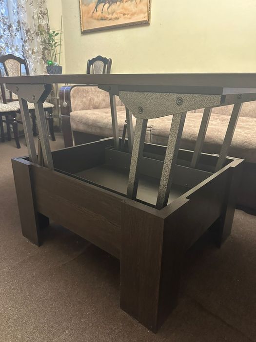 Продам раздвижной стол и стулья