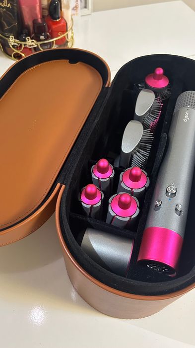 Продам Dyson в хорошем состояний