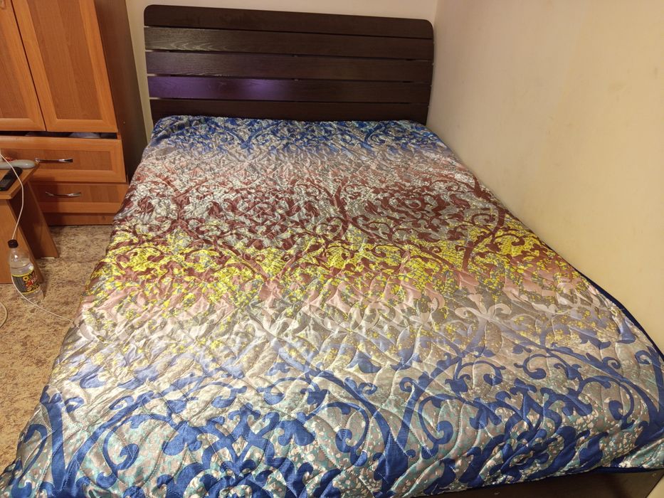 Продам двуспальную кроватт