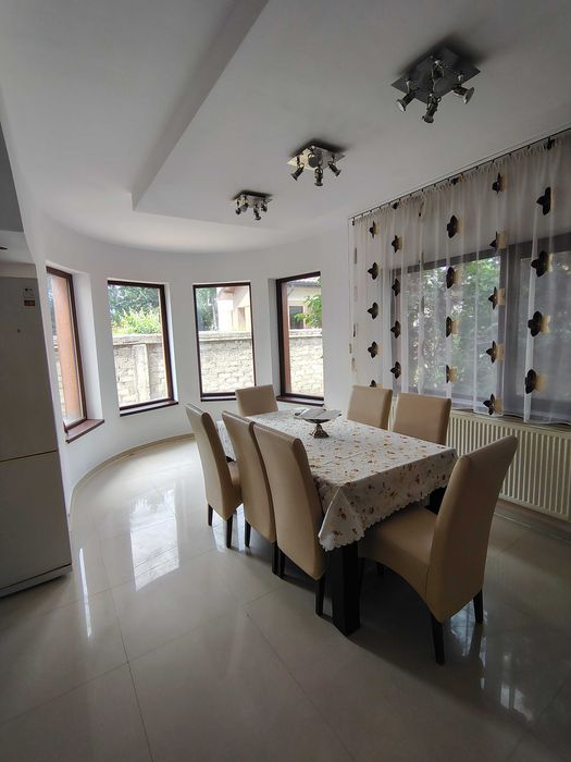 Vând vila Păulești Prahova