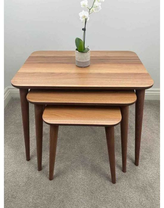 Комплект три помощни холни маси