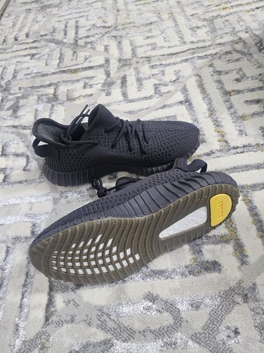 Кроссовка Adidas yeezy boost 350 V2