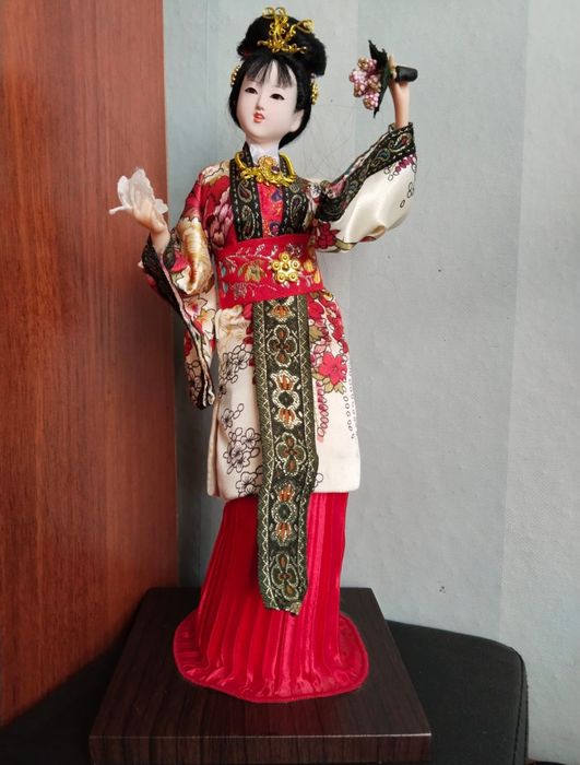 Продам статуэтки