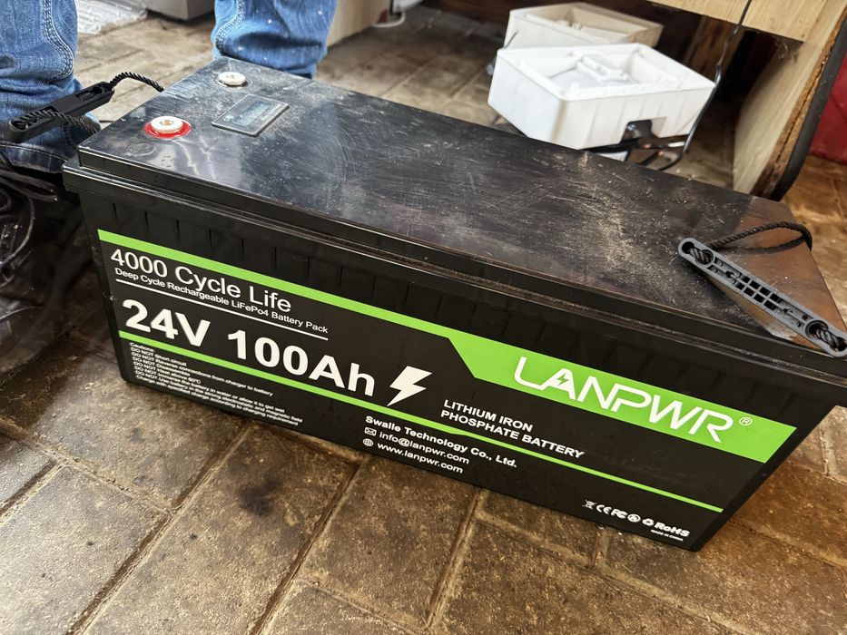Vand baterie 24V 100AH litiu-fier-fosfat LiFePO4) reîncărcabilă LANPWR