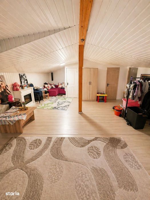 De vânzare apartament 4 camere + mansarda zona plantelor la cheie