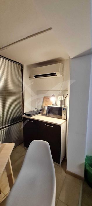 Дава се под наем Едностаен апартамент в Варна, Окръжна болница - 20 кв.м за 300 € - Снимка #2