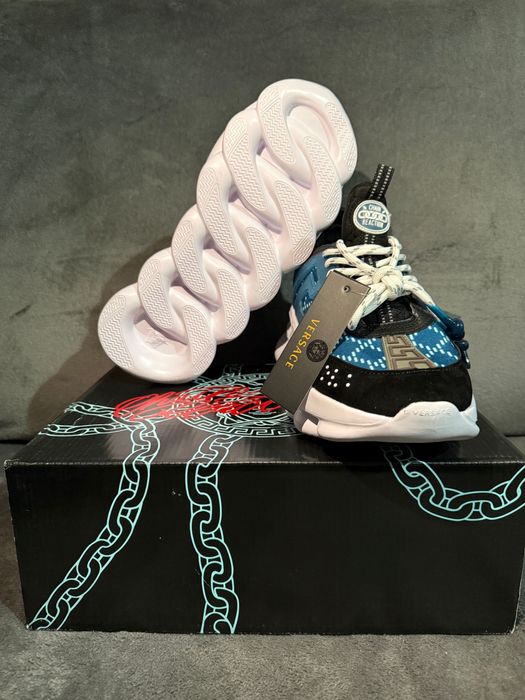 Versace chain reaction