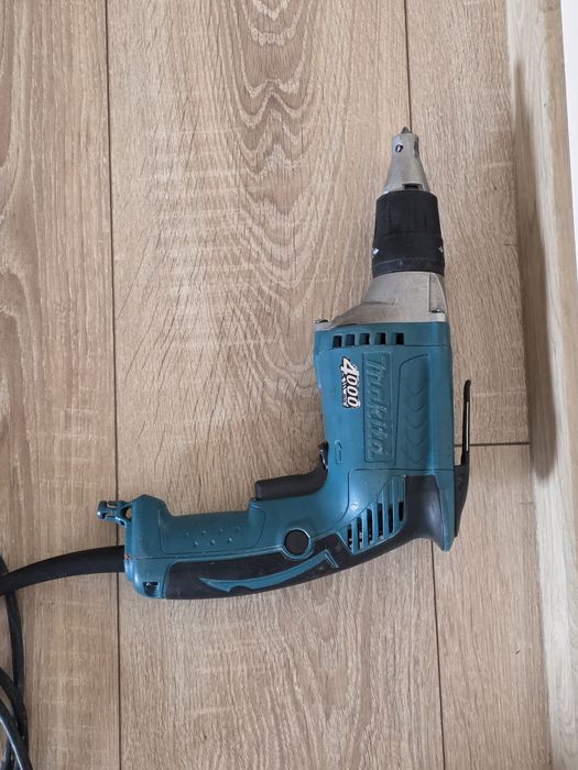 Demolator bosch si înfiletantă makita pt. rigips