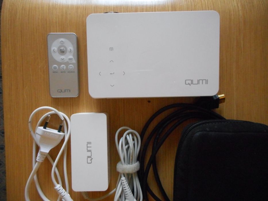 LED микро DLP HD проектор VIVITEK QUMI