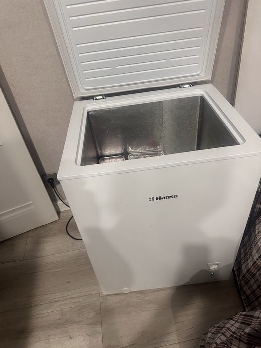 Поодам морозильник Hansa