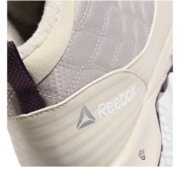 Продаются спортивные кроссовки Reebok