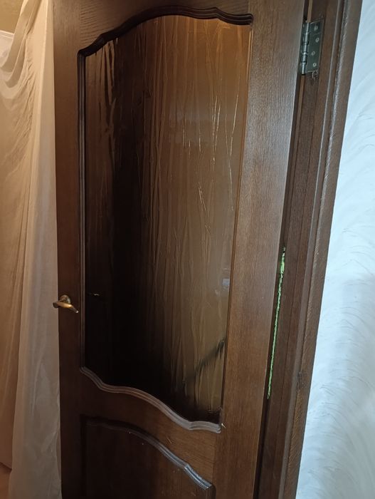 Продаю межкомнатную дверь