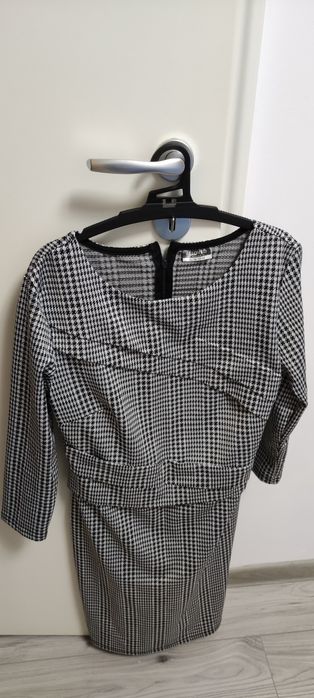 Vând rochii de ocazie in stare foarte buna