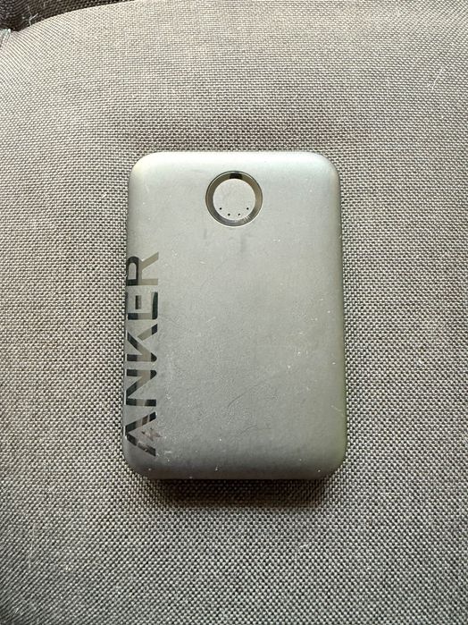 Външна батерия Anker 321 MagGo