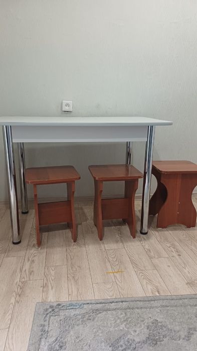 Продам стол со стульями