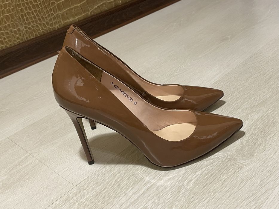 Туфли лодочки на шпильке