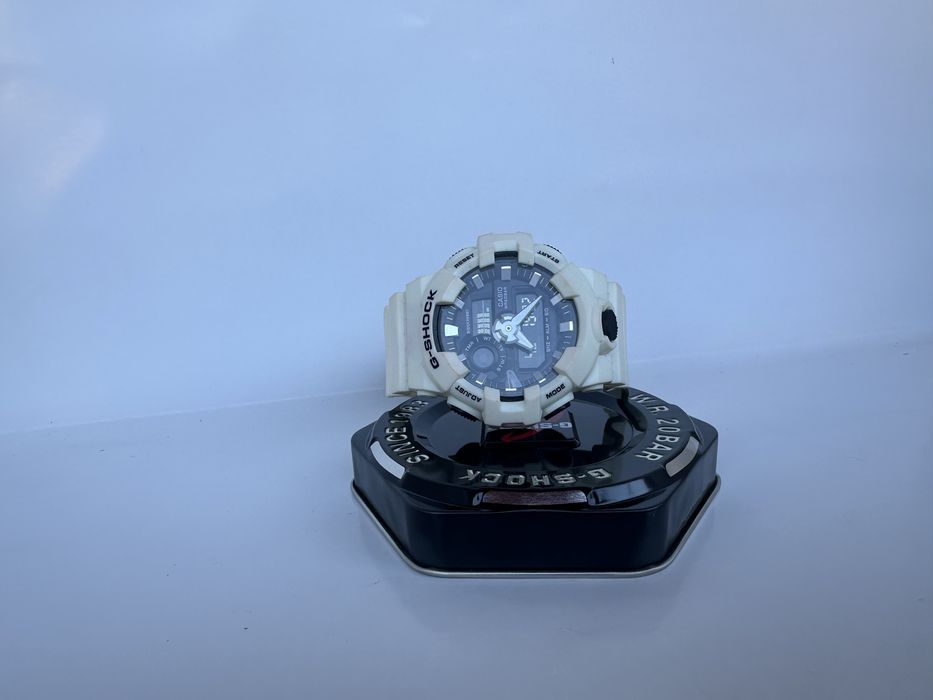 Нов CASIO G-Shock GA-700-7A