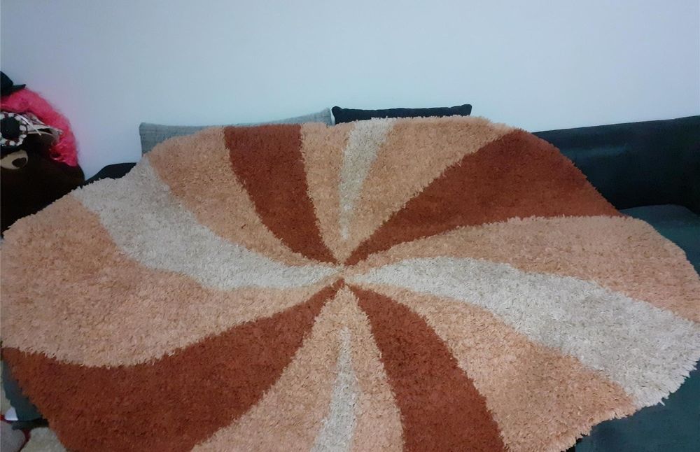 Covor 4 m / 3m in stare bună