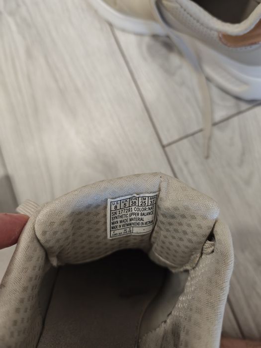Adidasi Skechers  nr. 38