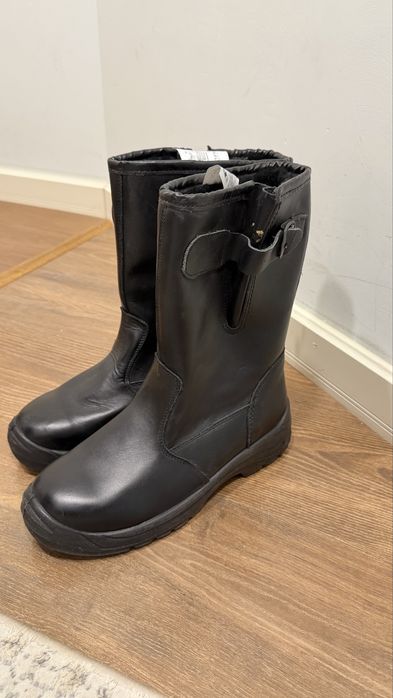 Продам спецобувь