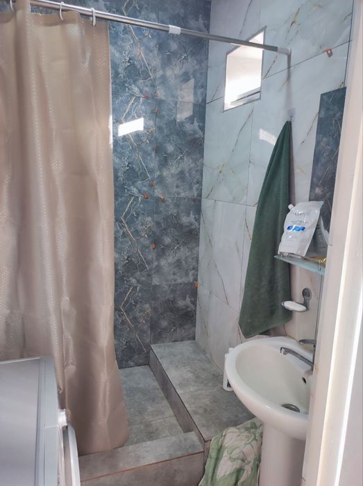 Фуд сити  Food city. Якинида 4,3 сотих участка сотилади.