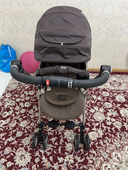 Продам коляску ручка перекидывается