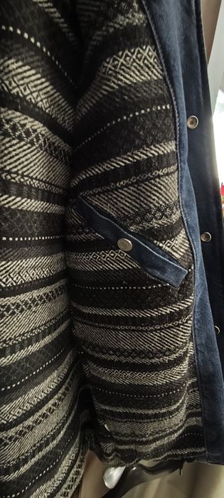 Jacheta Pull&Bear de blugi, matlasată, model deosebit